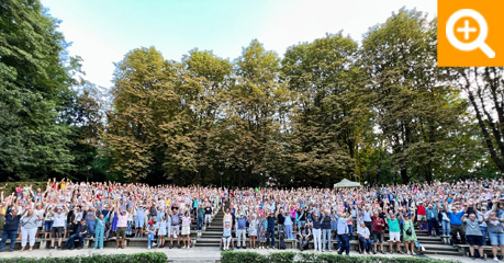 Gütersloh party crowd (Click to enlarge!) Gütersloh 2025 party crowd